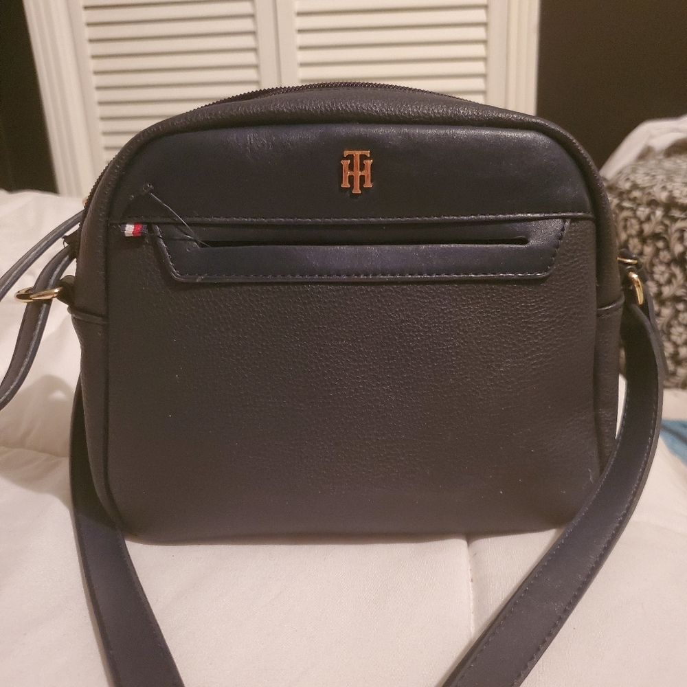 Dark navy blue Tommy Hilfiger purse